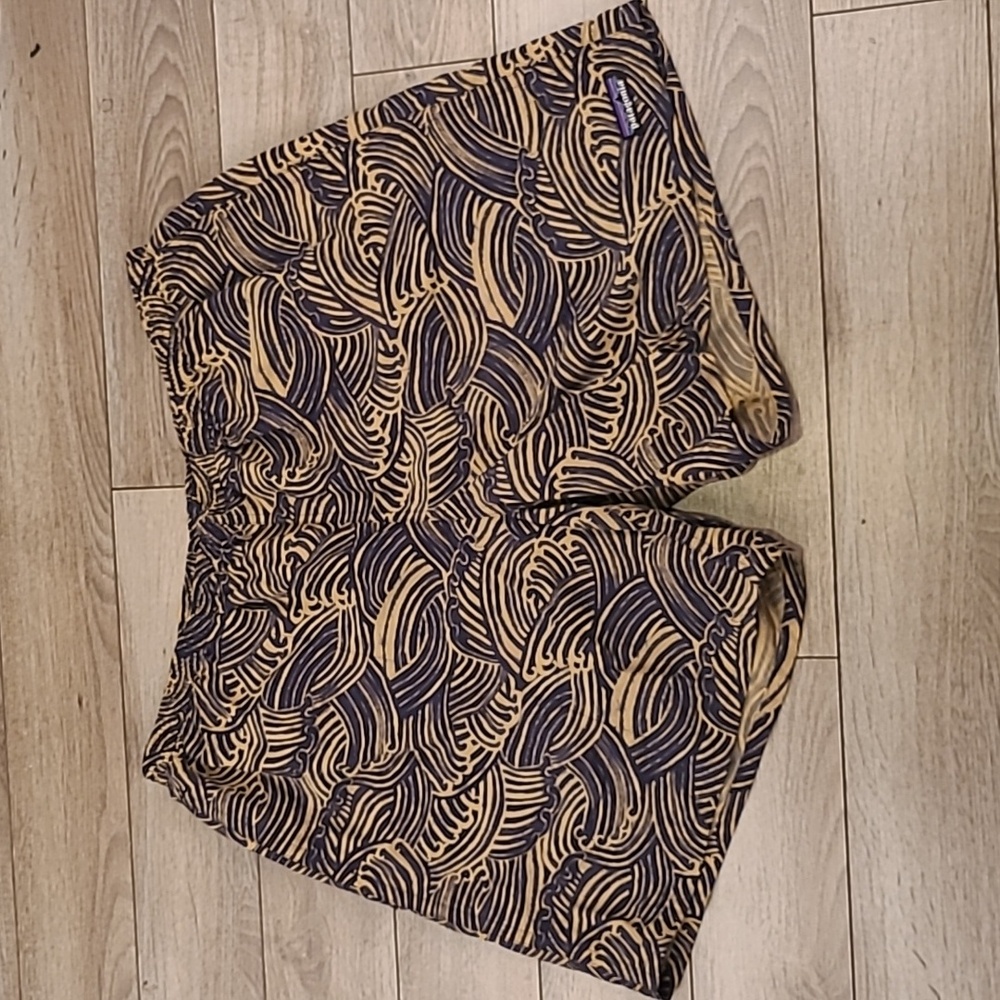 PATAGONIA‎ Baggies Tan Black Waves Nylon Sz XL Mens Athletic Casual Shorts 58033